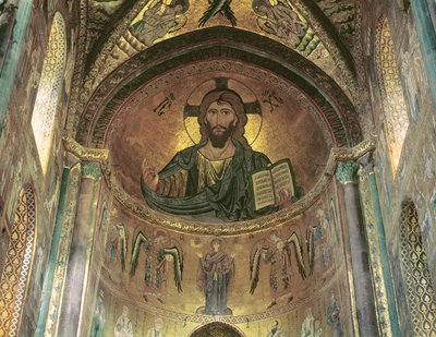 Ansicht der Apsis, die Christus Pantokrator und die betende Jungfrau umgeben von Erzengeln darstellt, 1148 (Mosaik) von Byzantine School